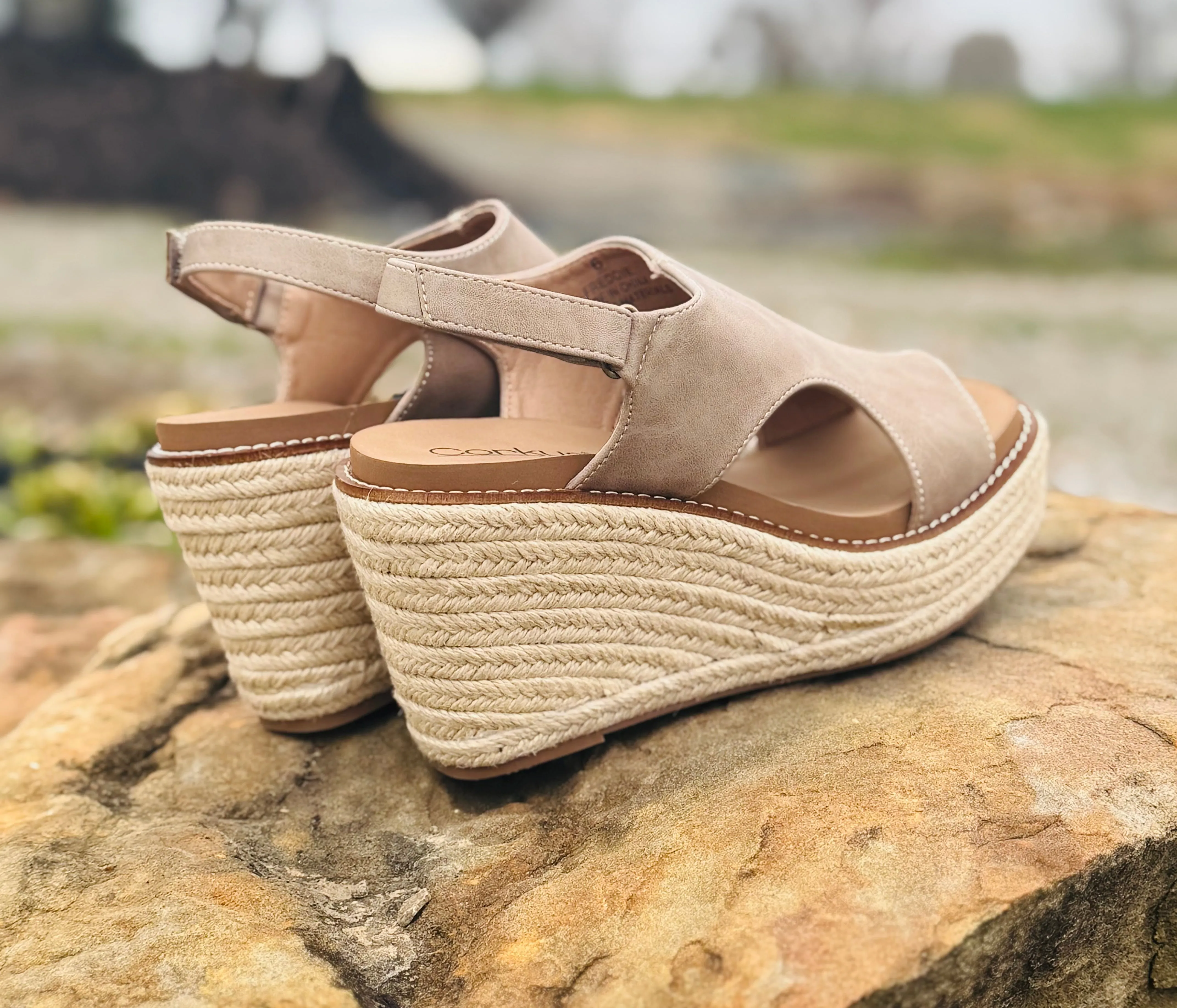 CORKY'S "FREDDIE" IN TAUPE