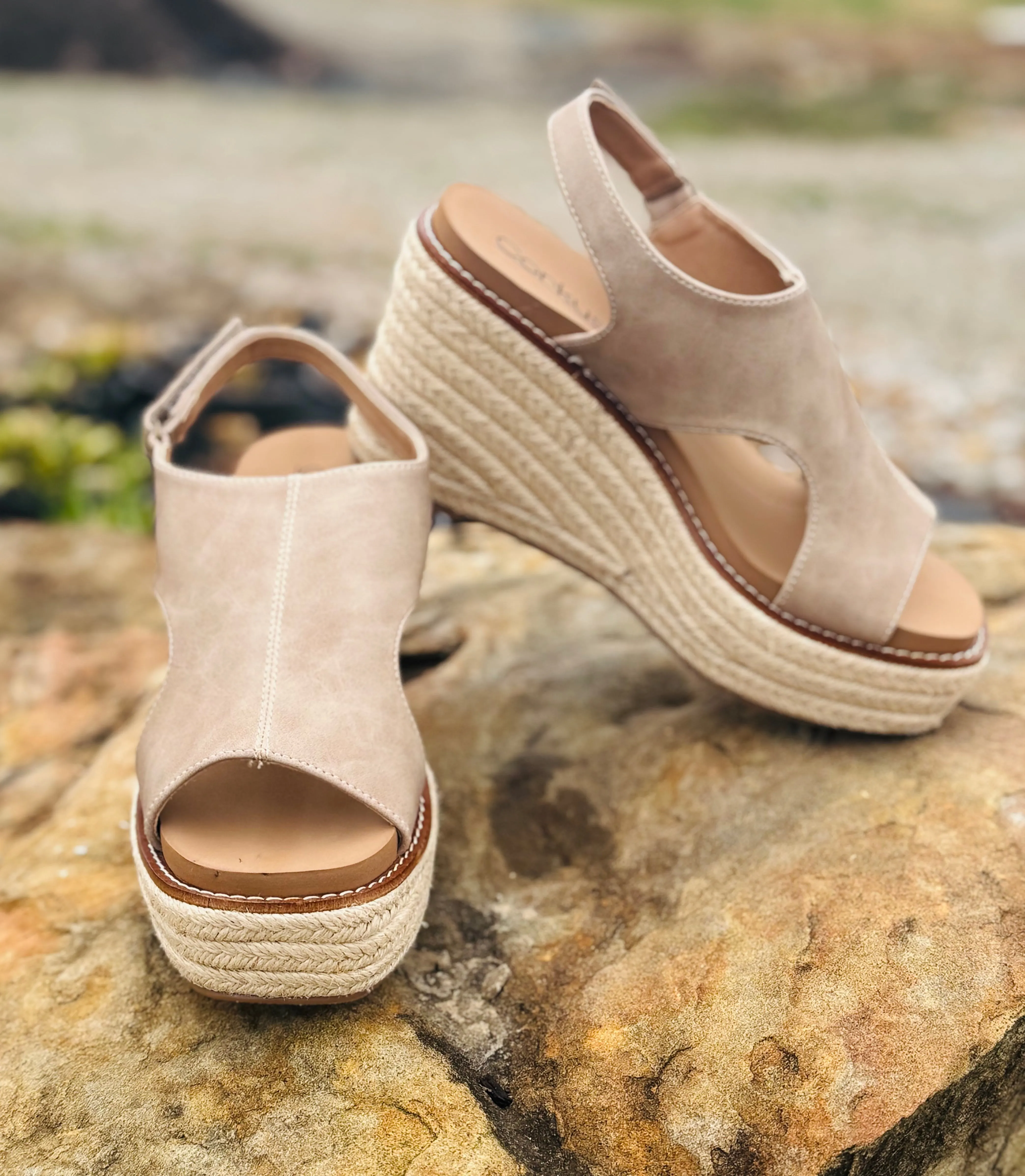 CORKY'S "FREDDIE" IN TAUPE