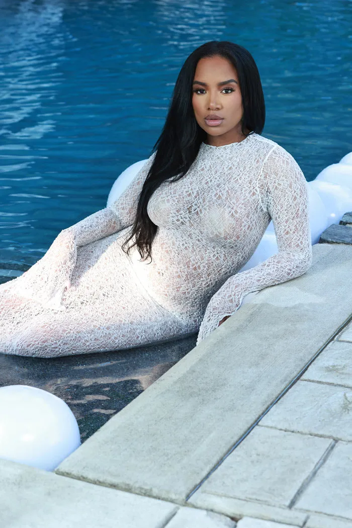 Effortless Long Sleeve Knit Maxi Dress - White