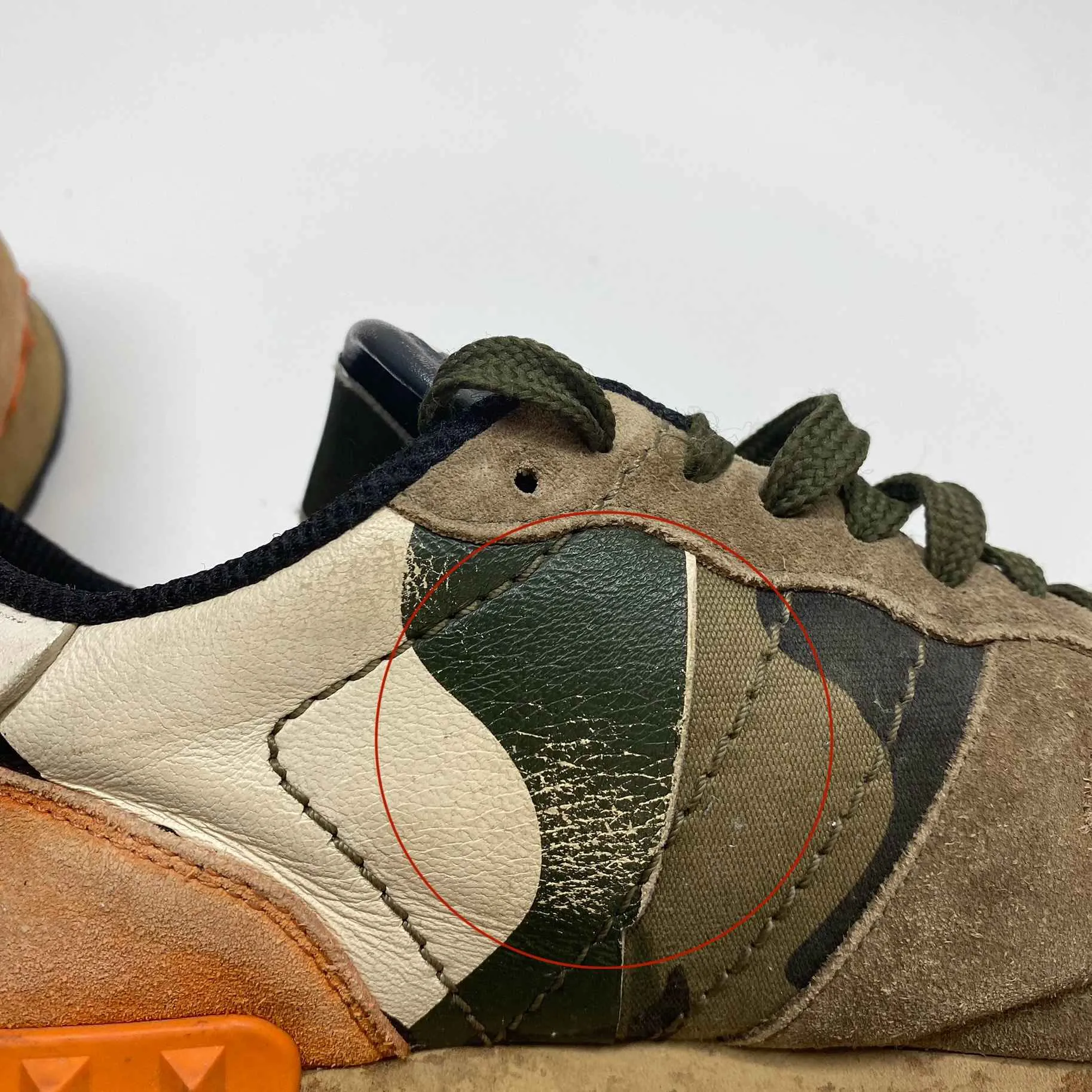 Men's Rockrunner Low Trainers Khaki Size EU 40 / UK 6
