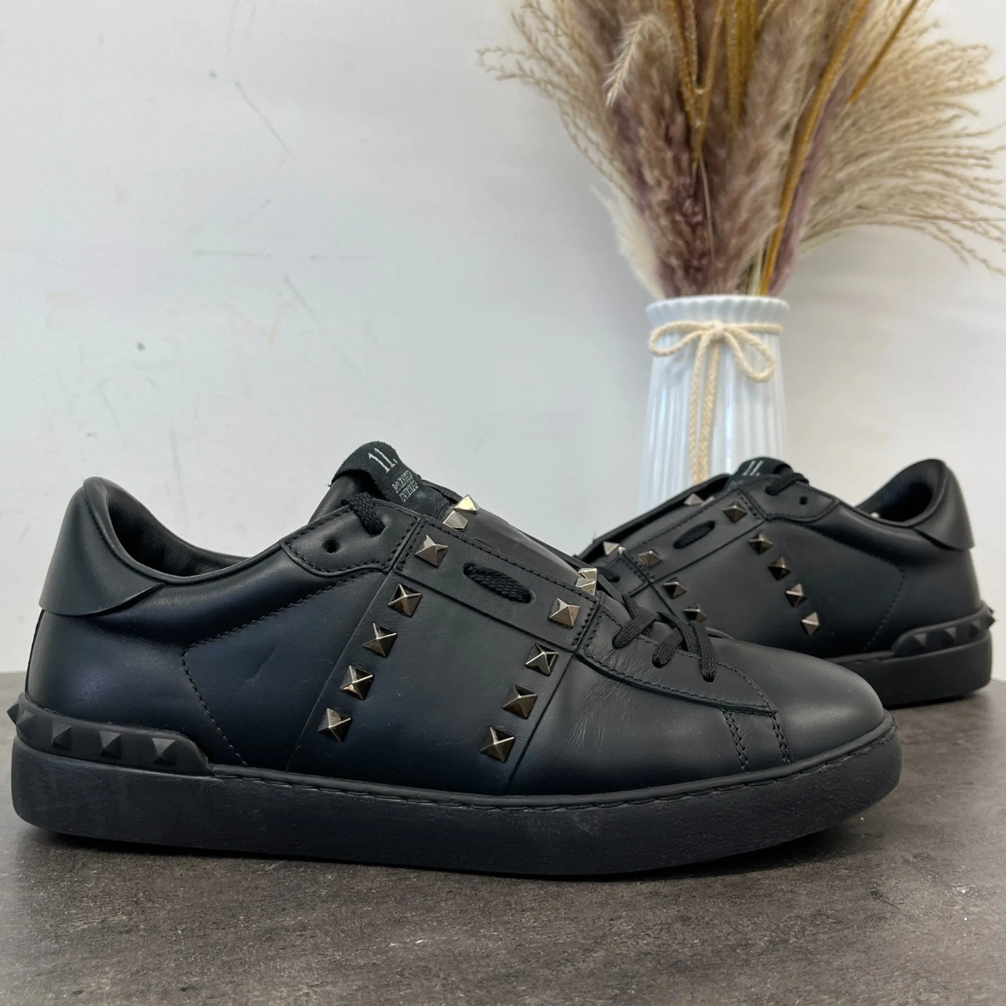 Men's Rockstud Untitled Low Trainers Black Size EU 41 / UK 7