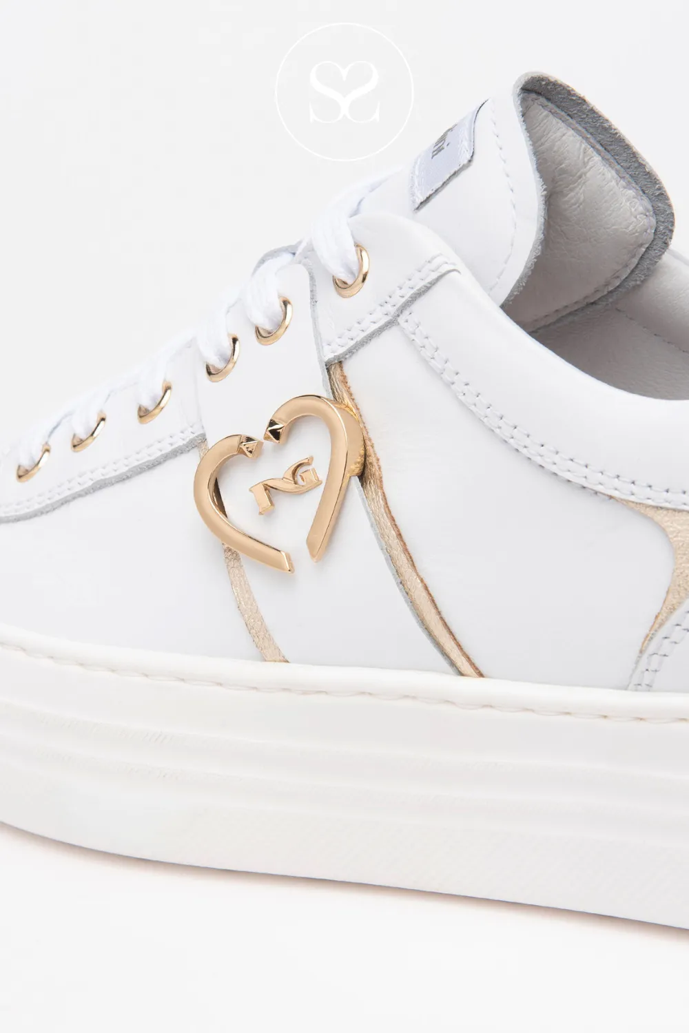 NERO GIARDINI E513022D WHITE LEATHER FLATFORM TRAINERS