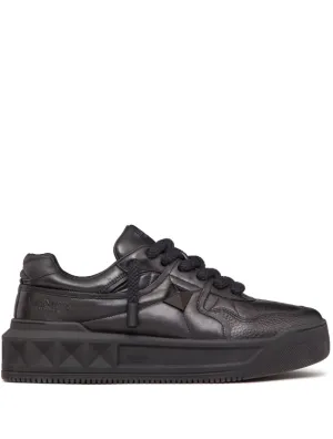 Valentino Garavani ONE STUD XL Low-Top Sneaker in nappa leather