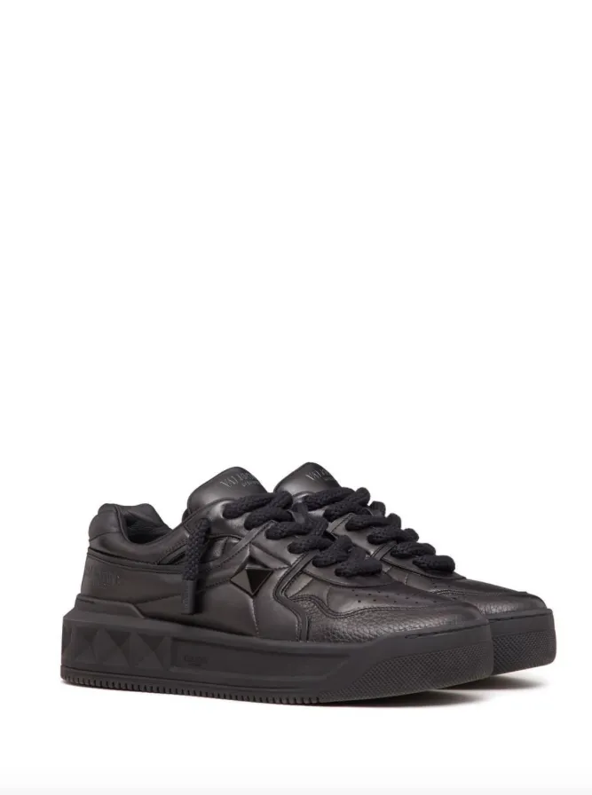 Valentino Garavani ONE STUD XL Low-Top Sneaker in nappa leather